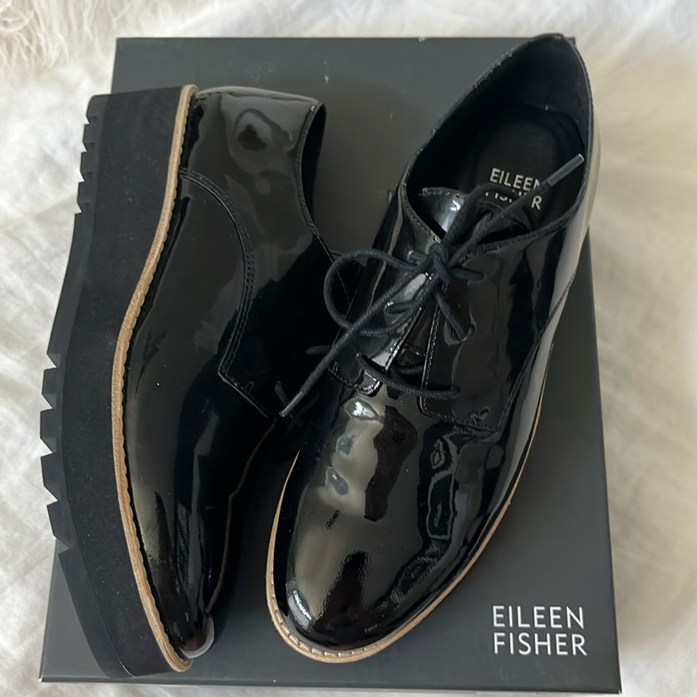 Eileen Fisher New black patent leather Eddy size 6